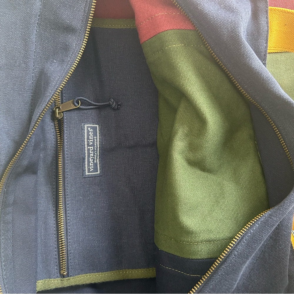 New Vineyard Vines oversized varsity tote - Picture 5 of 12